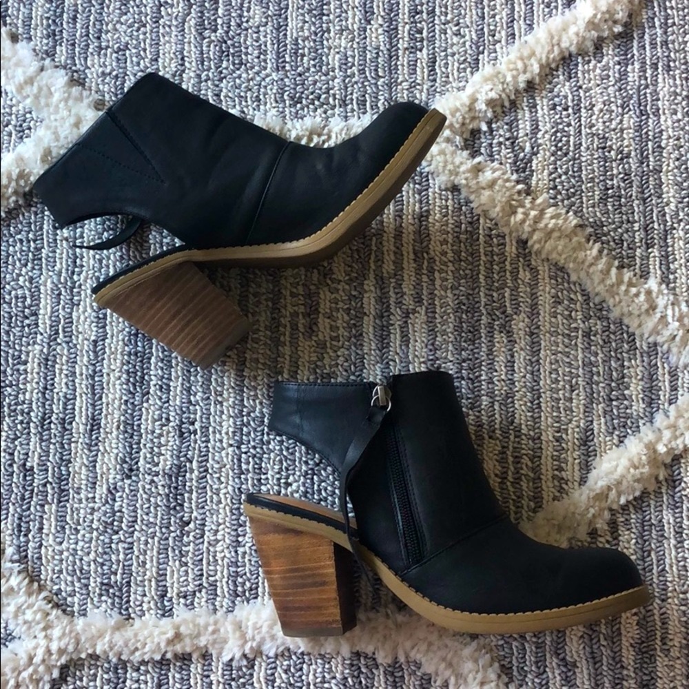 Nine West cut out booties